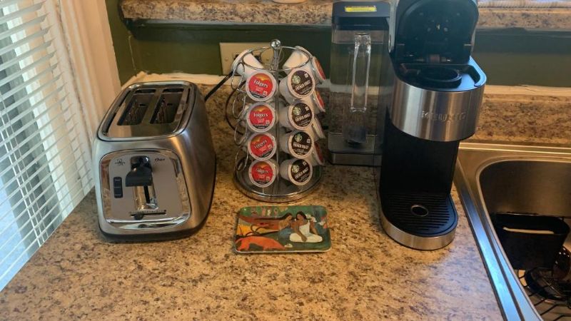 Bayberry House Bed and Breakfast, room with private jacuzzi, photo 6