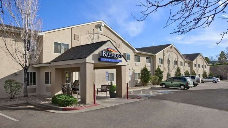 Baymont by Wyndham Golden / Red Rocks