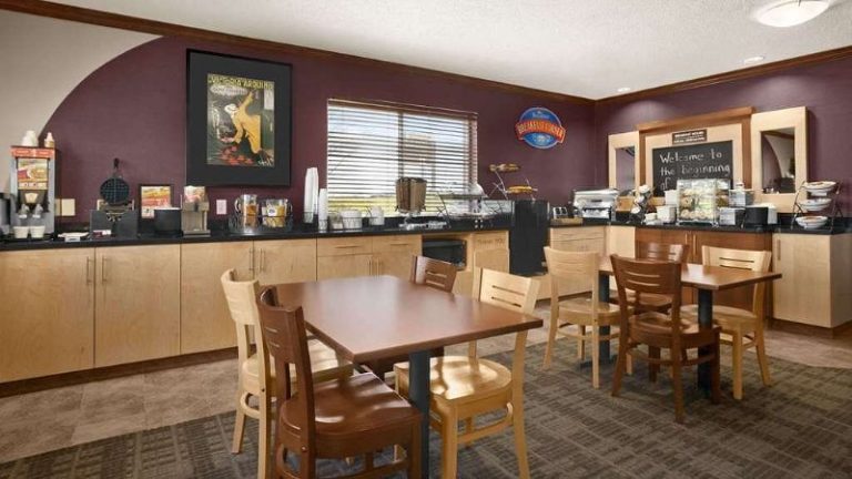 Baymont by Wyndham Golden / Red Rocks