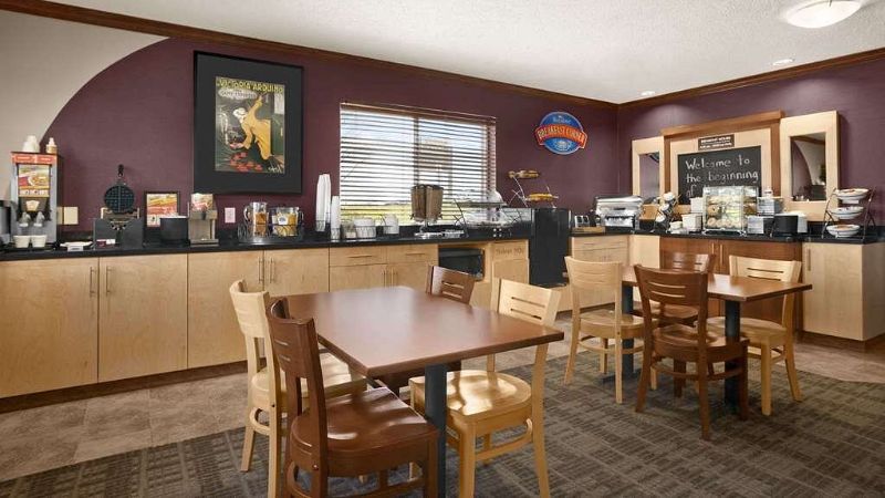 Baymont by Wyndham Golden / Red Rocks, room with private jacuzzi, photo 5