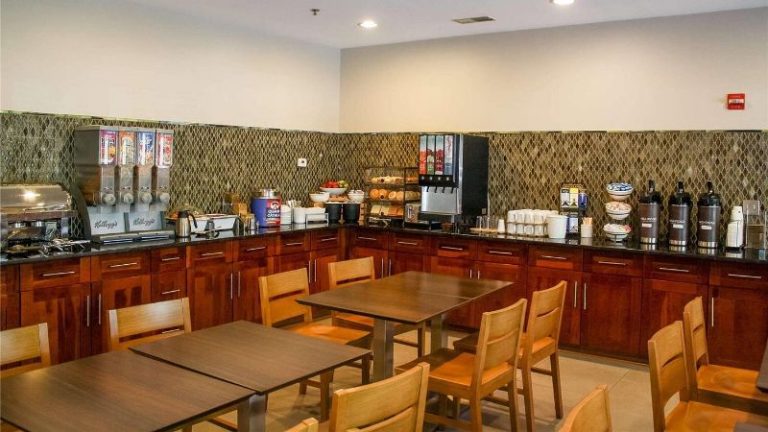 Country Inn & Suites by Radisson, Washington Dulles International Airport, VA