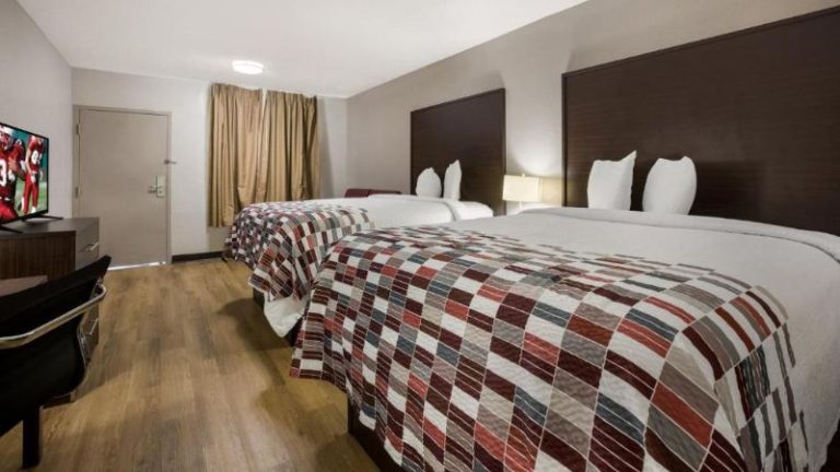 Red Roof Inn & Suites Statesboro – University