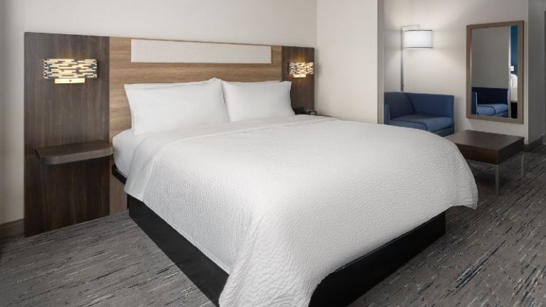 Holiday Inn Express & Suites Leesburg – Historic District