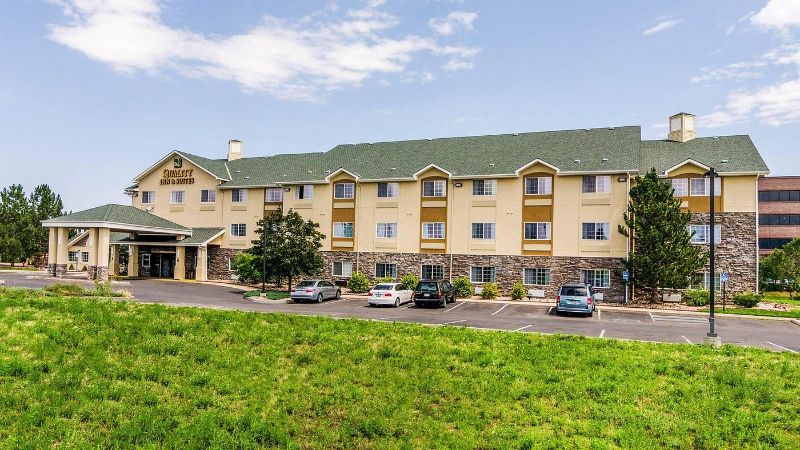 Quality Inn & Suites Westminster – Broomfield, room with private jacuzzi, photo 6