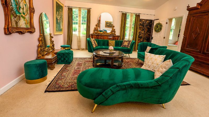 Stone Manor Boutique Inn, room with private jacuzzi, photo 3