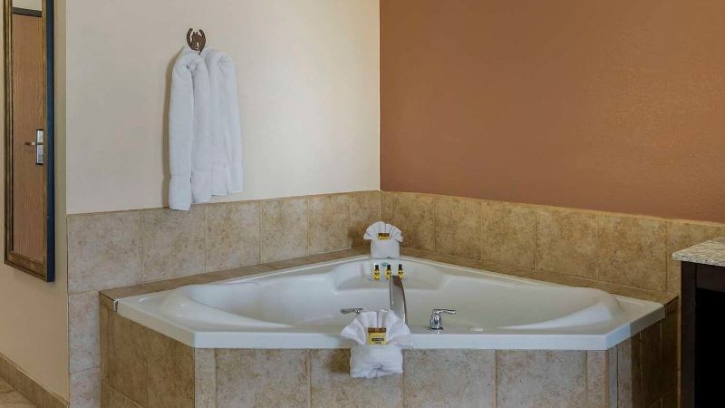 Best Western Plus Country Inn & Suites