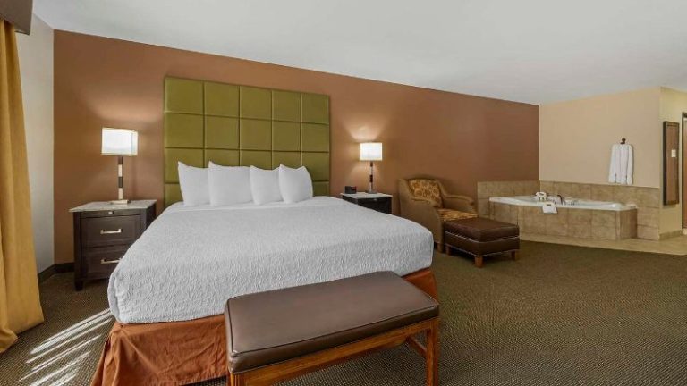 Best Western Plus Country Inn & Suites