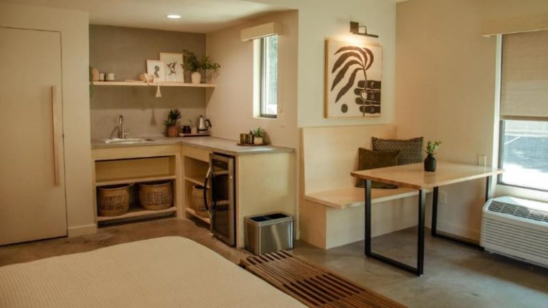 Brut Hotel