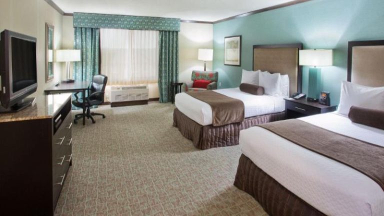 Crowne Plaza Anchorage-Midtown