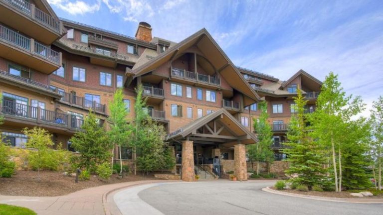 Crystal Peak Lodge