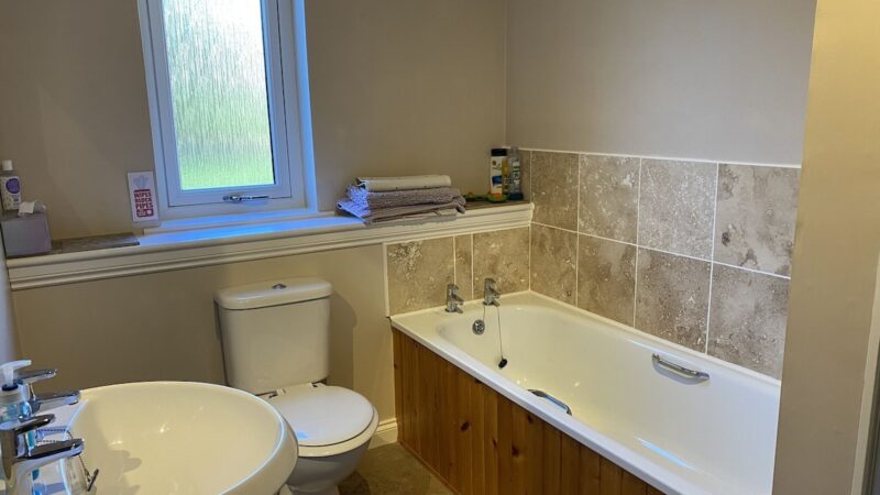 Garden Lodge, cabin with a private hot tub