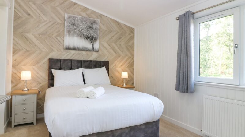 LODGE 14 – THE TAY, cabin with a private hot tub
