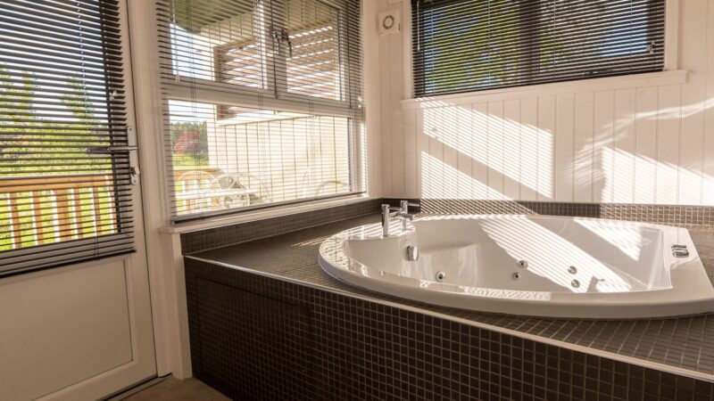 Lodge 3 – Rait, cabin with a private hot tub