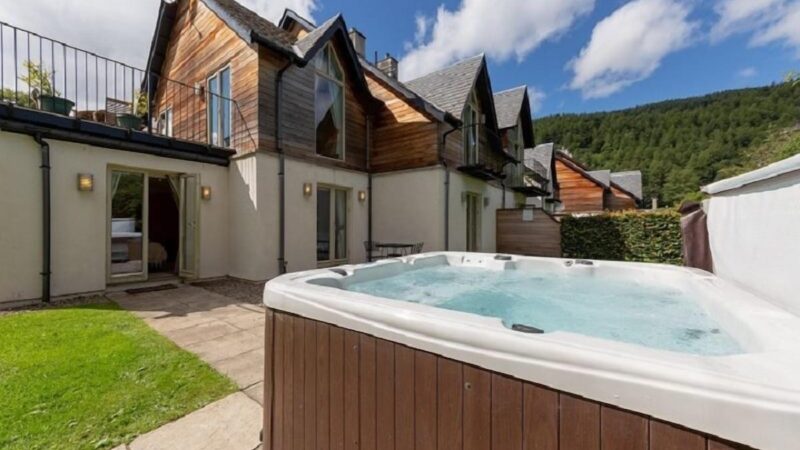 Mains of Taymouth – 5\* Skibo Lodge, cabin with a private hot tub
