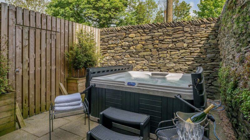 Number One, cabin with a private hot tub