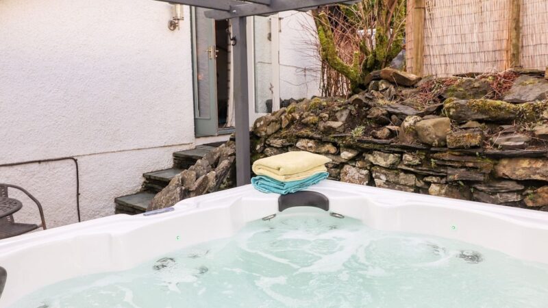 PEONY COTTAGE, cabin with a private hot tub