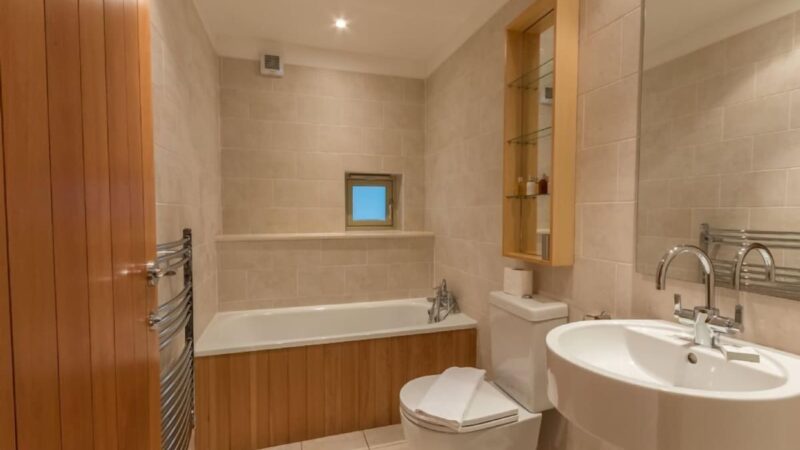 Schiehallion, cabin with a private hot tub