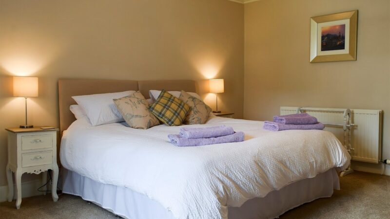 Toad Hall, Aberfeldy, cabin with a private hot tub