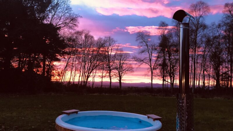 Woodland Retreat, cabin with a private hot tub