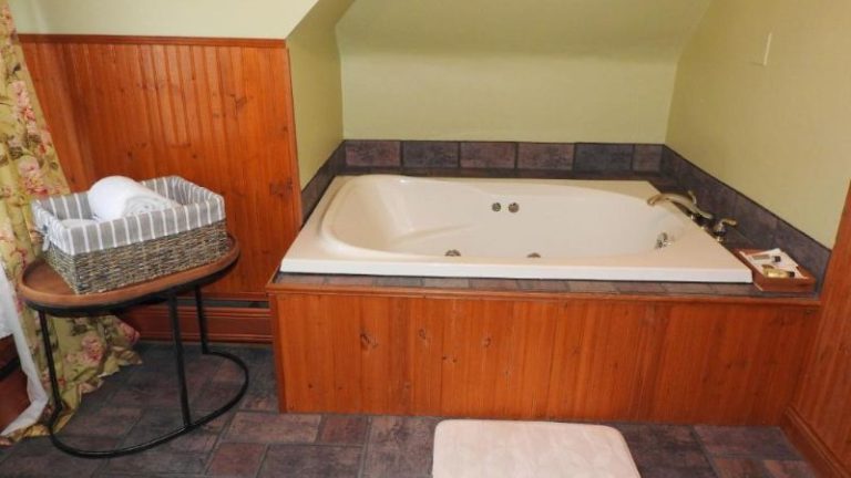 Champaign Garden Inn
