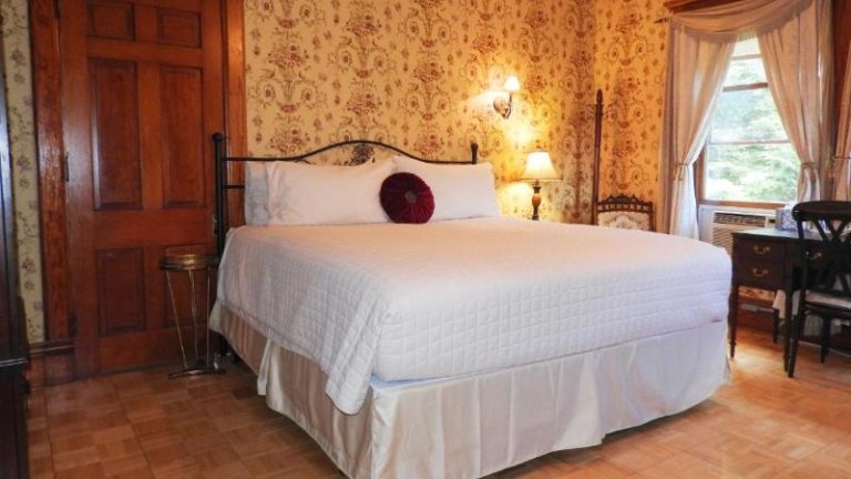 Champaign Garden Inn