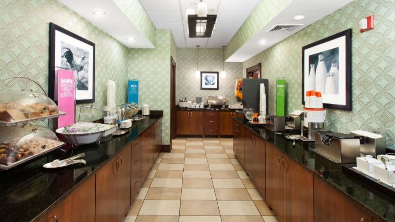 Hampton Inn Birch Run/Frankenmuth, room with private jacuzzi, photo 6