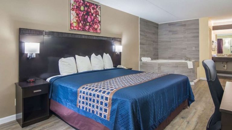 Rodeway Inn & Suites Monroeville-Pittsburgh