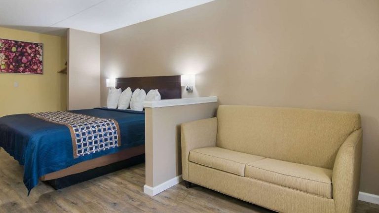 Rodeway Inn & Suites Monroeville-Pittsburgh