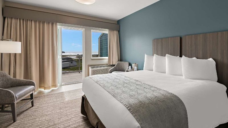 Best Western Inn At Face Rock, room with private jacuzzi, photo 2