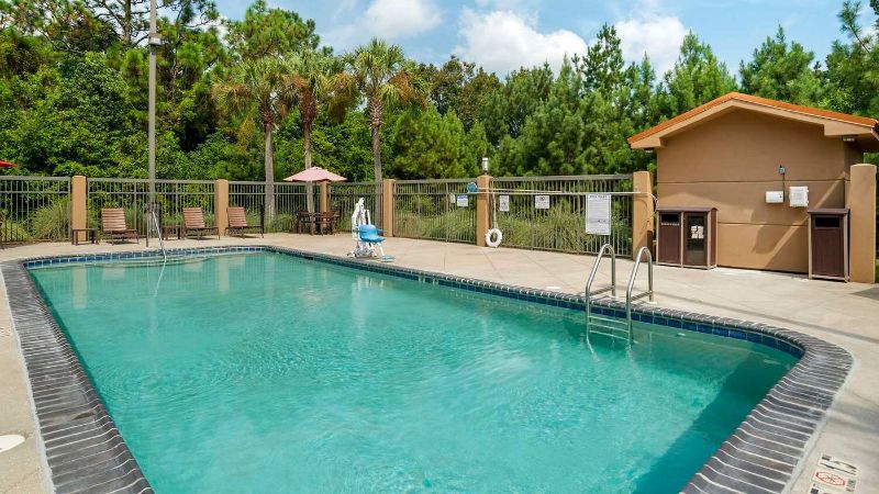 Best Western Plus Daphne, room with private jacuzzi, photo 6