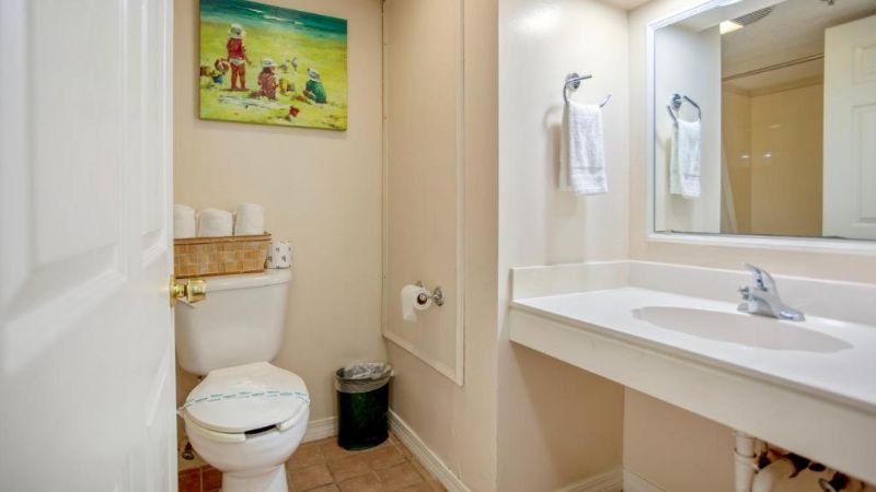 Edgewater Inn, room with private jacuzzi, photo 5
