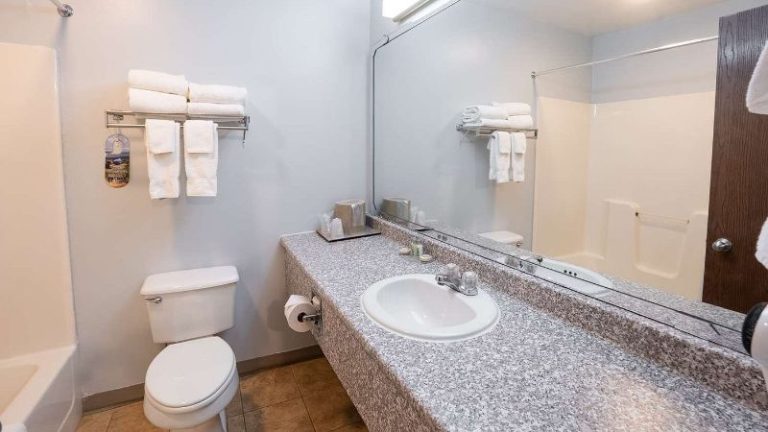Fireside Inn & Suites