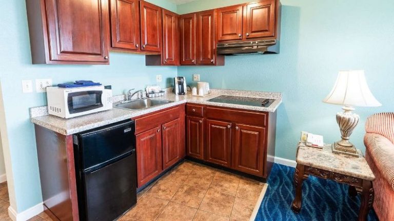 Fireside Inn & Suites