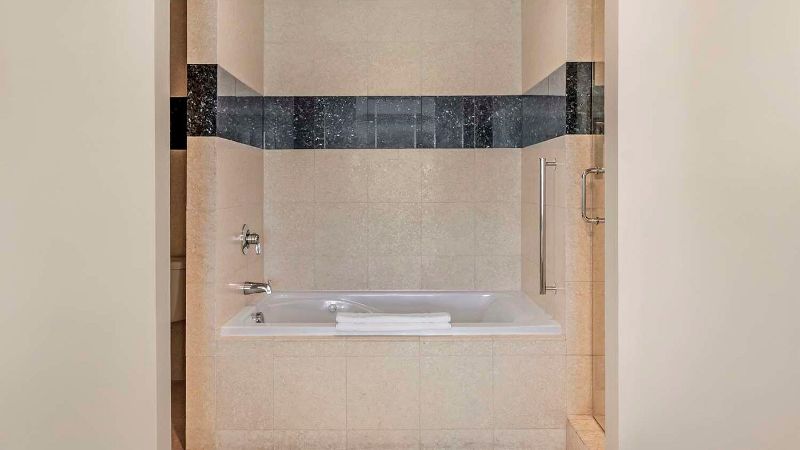 Hilton Virginia Beach Oceanfront, room with private jacuzzi, photo 1