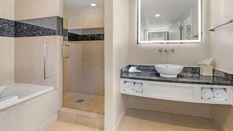 Hilton Virginia Beach Oceanfront, room with private jacuzzi, photo 2