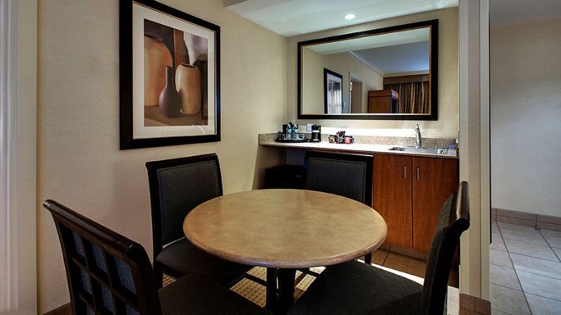 Hollywood Casino Bangor Hotel, room with private jacuzzi, photo 6