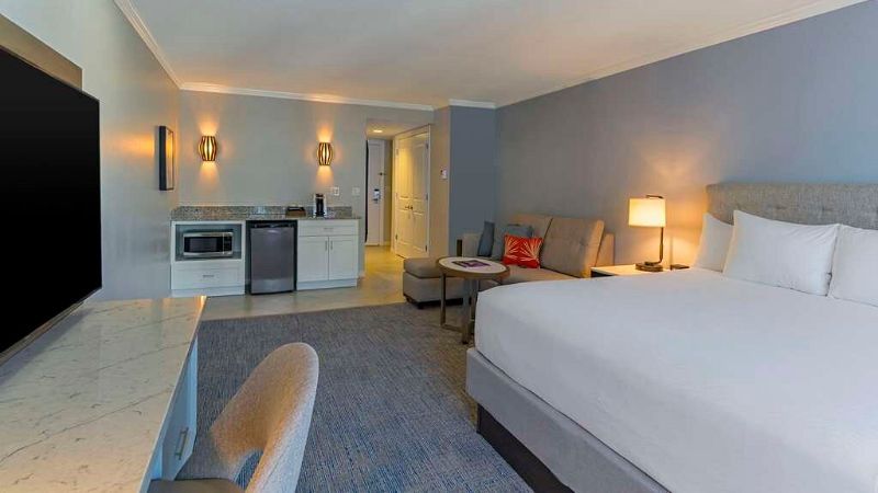Hyatt Regency Clearwater Beach Resort & Spa, room with private jacuzzi, photo 2