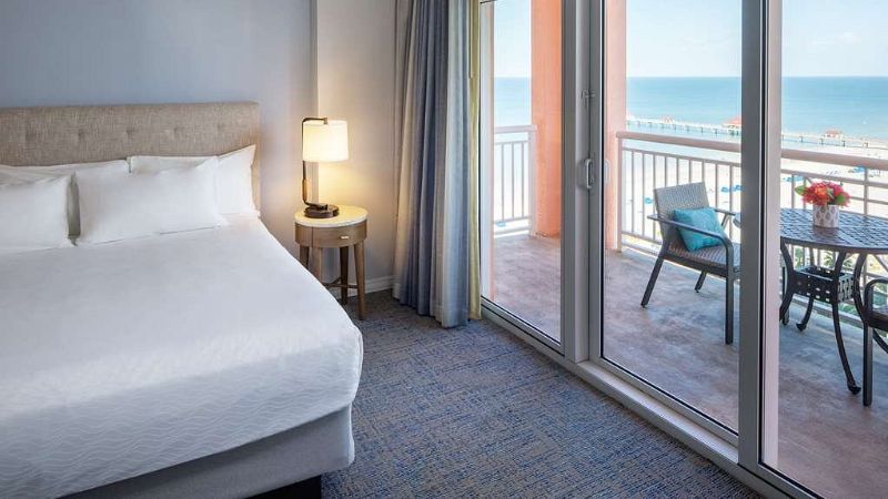 Hyatt Regency Clearwater Beach Resort & Spa, room with private jacuzzi, photo 3