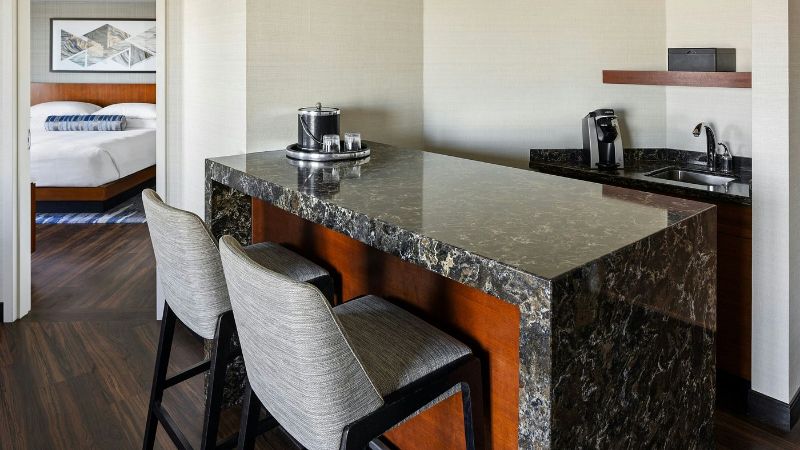 South Sioux City Marriott Riverfront, room with private jacuzzi, photo 7