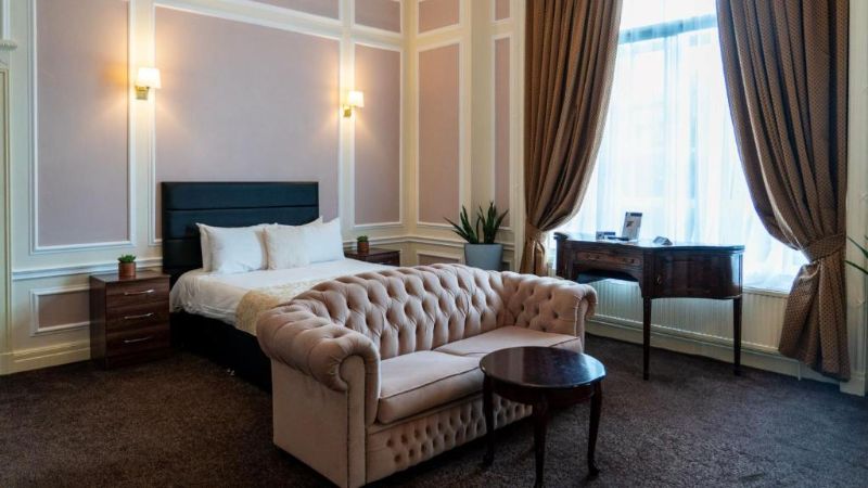 Adelphi Hotel, room with private jacuzzi, photo 3