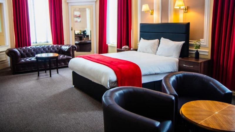 Adelphi Hotel, room with private jacuzzi, photo 4