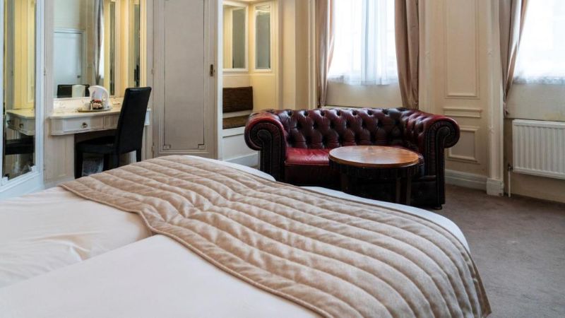 Adelphi Hotel, room with private jacuzzi, photo 5