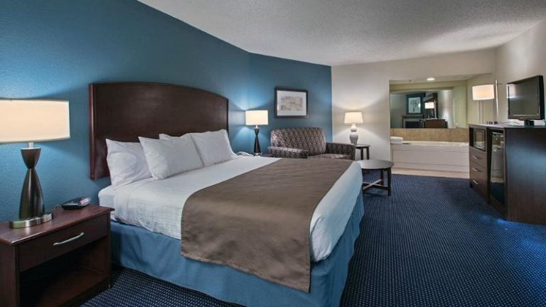 AmericInn by Wyndham Fort Dodge