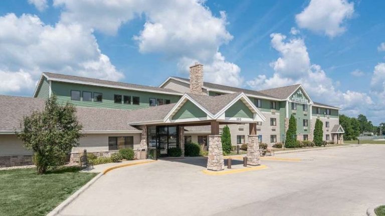 AmericInn by Wyndham Fort Dodge