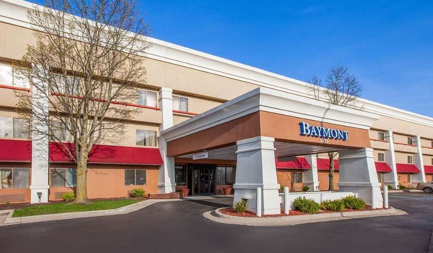 Baymont by Wyndham Grand Rapids Airport, room with private jacuzzi, photo 8