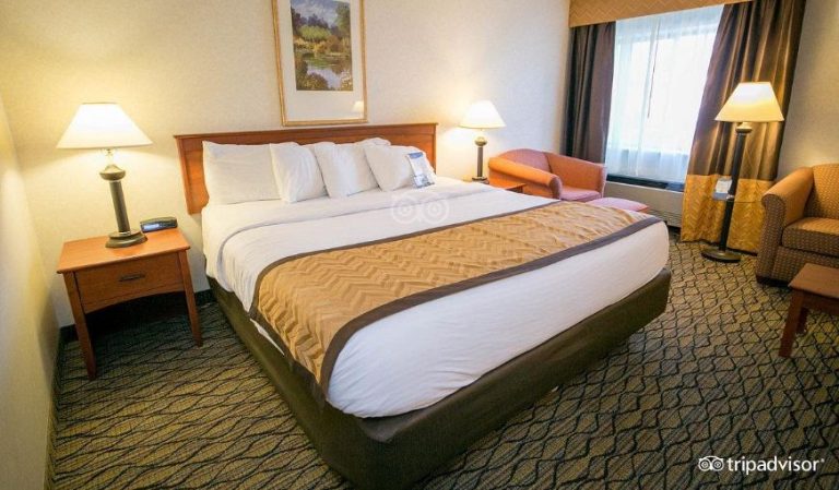 Baymont by Wyndham Grand Rapids Airport