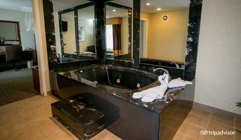 Baymont by Wyndham Grand Rapids Airport