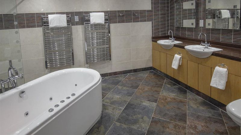 Best Western Premier Suites Hotel & Spa, room with private jacuzzi, photo 1