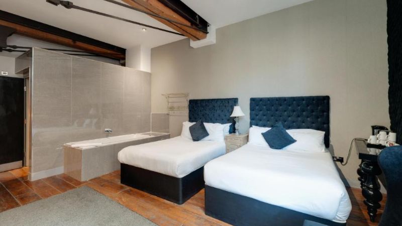 Boutique 56, room with private jacuzzi, photo 2