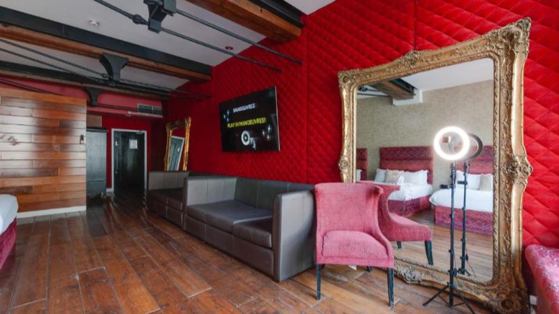 Boutique 56, room with private jacuzzi, photo 5